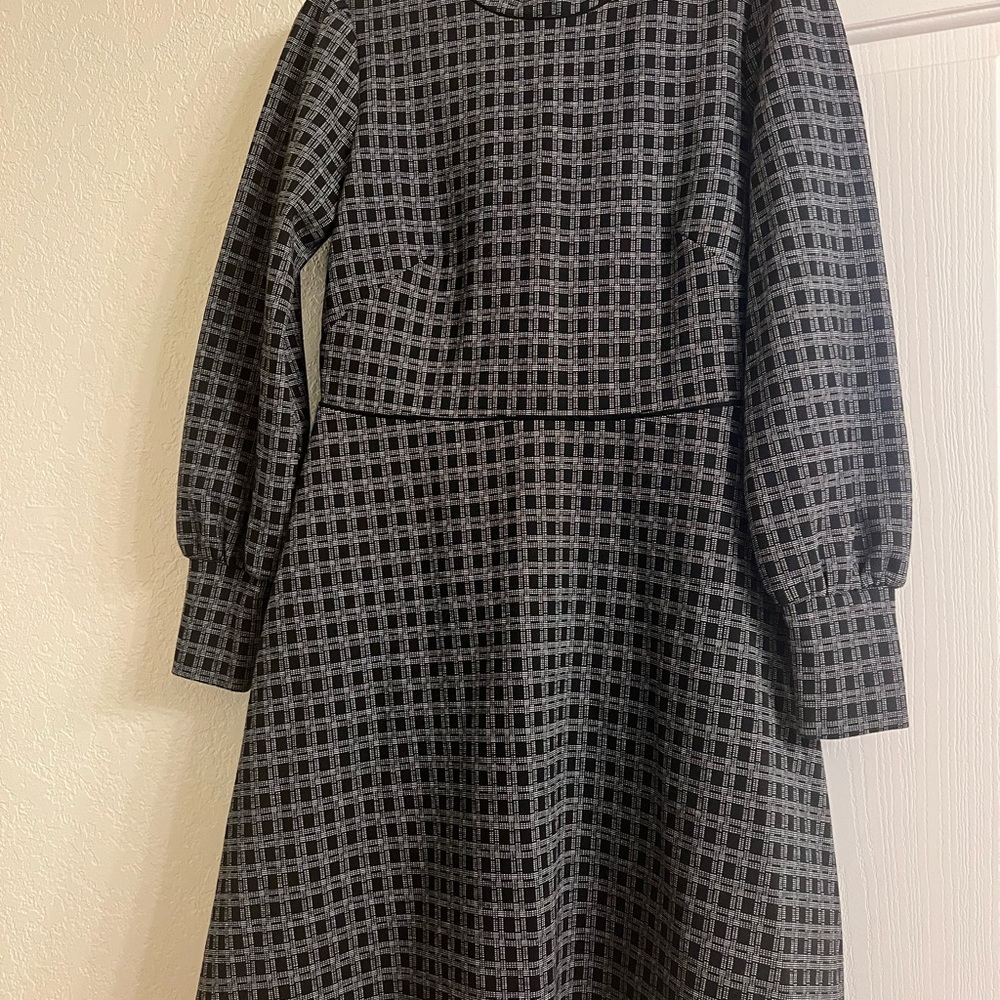 Ann Taylor Black and White Patterned Dress